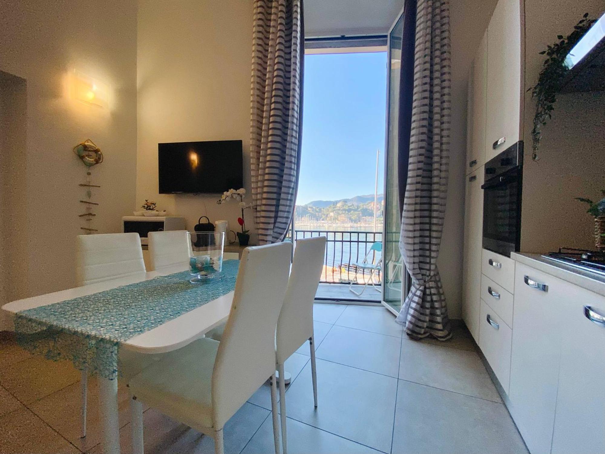 Alla Casa Rosa Al Mare- Centrale A Di Fronte Al Mare- Emozionante- Garage Privato Gratuito A 800 Mt- Aria Condizionata-Wifi Rapallo Exterior foto